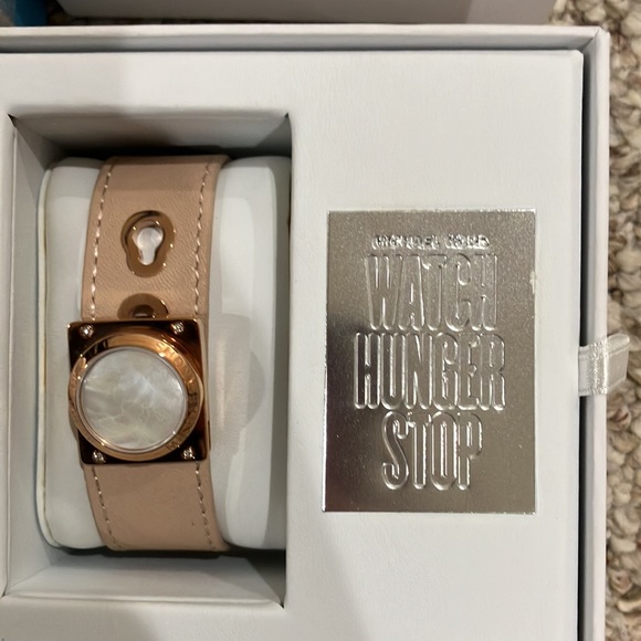 Michael Kors MKA101010 Watch Hunger Stop Reade Activity Tracker Rose Gold Tone - Picture 9 of 11